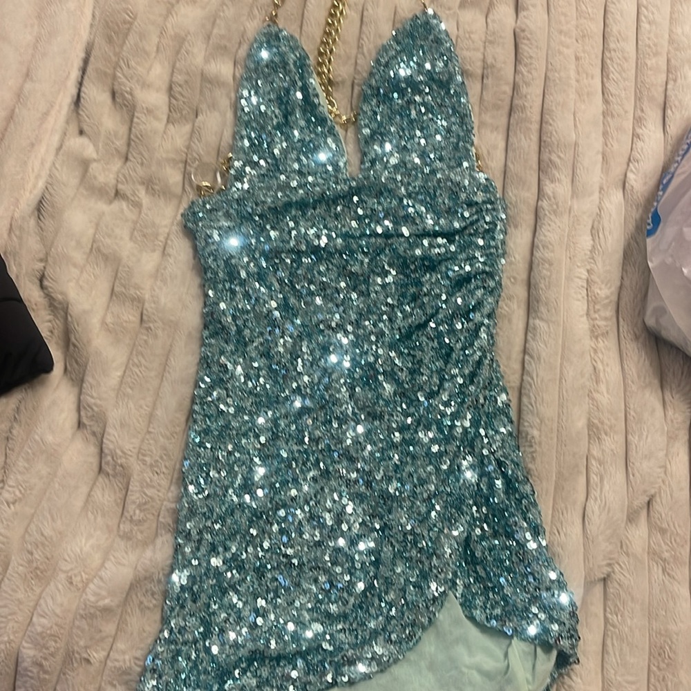 Small drees - Picture 2 of 5